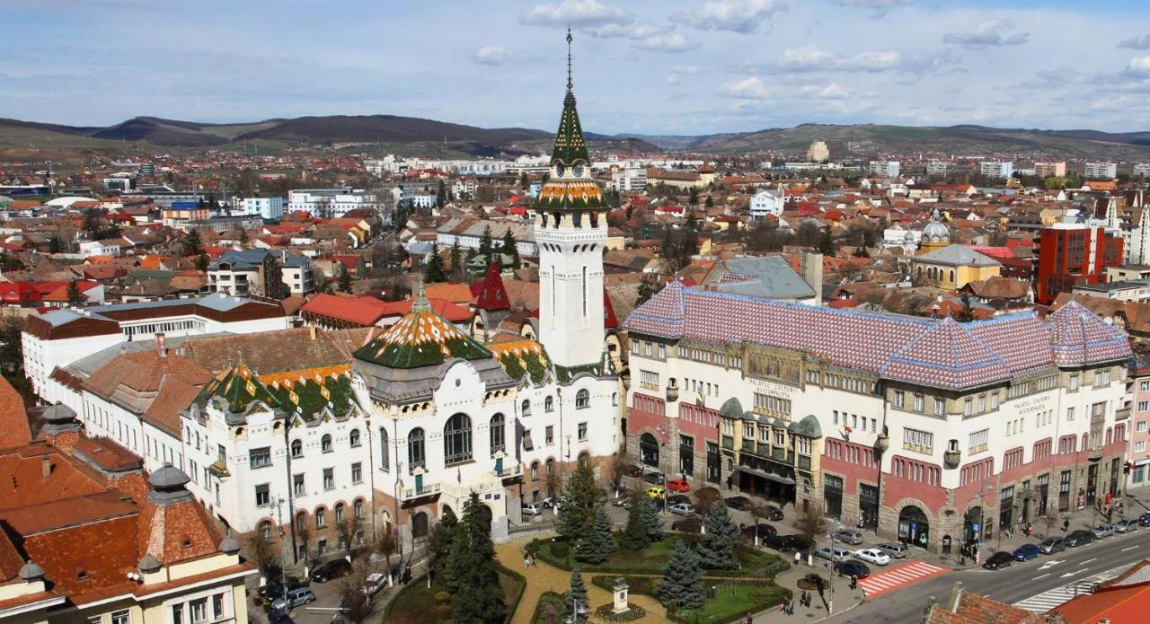 Butterfly Apartment-Hidden Gem In The Heart Of Targu Mures Exterior photo